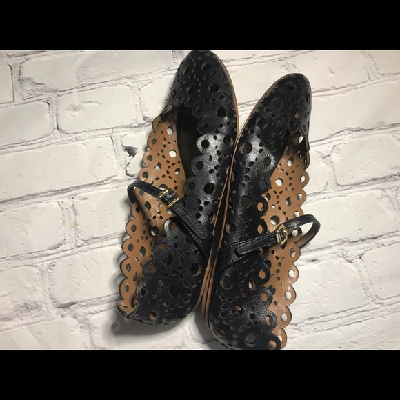 Tory Burch size 5 1/2 flats - Picture 4 of 5